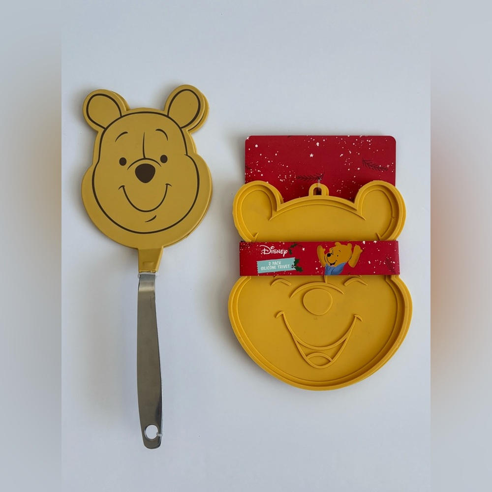Disney Winnie The Pooh 2 Pack Spatula Turner and 2 Pack Silicone Trivet Set NWT